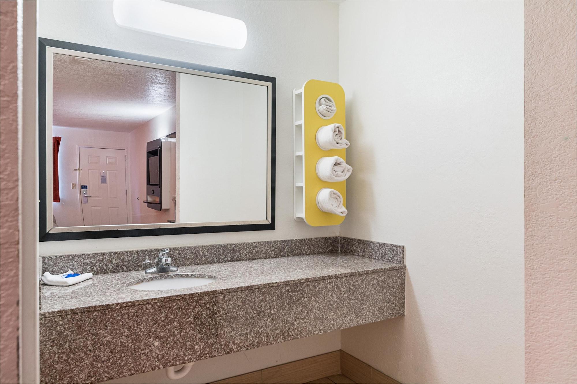 Motel 6-San Antonio, Tx - Fiesta Trails Экстерьер фото