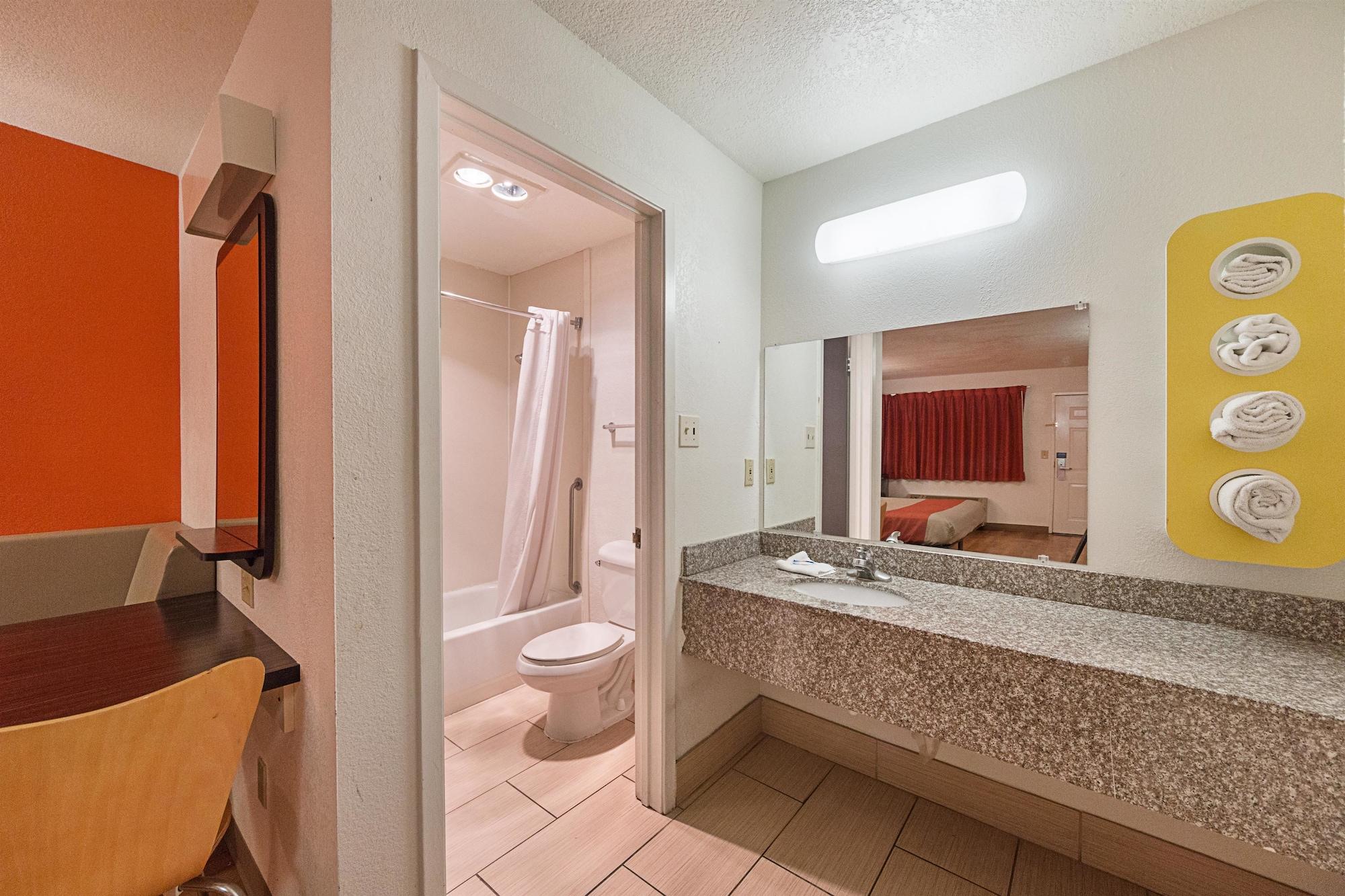 Motel 6-San Antonio, Tx - Fiesta Trails Экстерьер фото