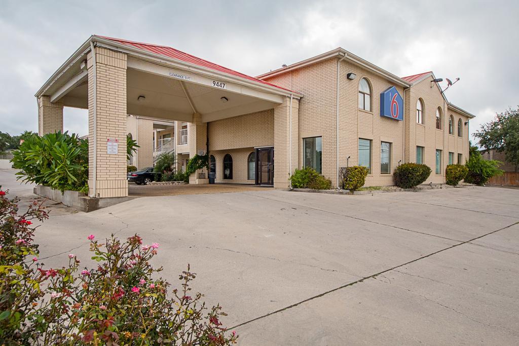 Motel 6-San Antonio, Tx - Fiesta Trails Экстерьер фото