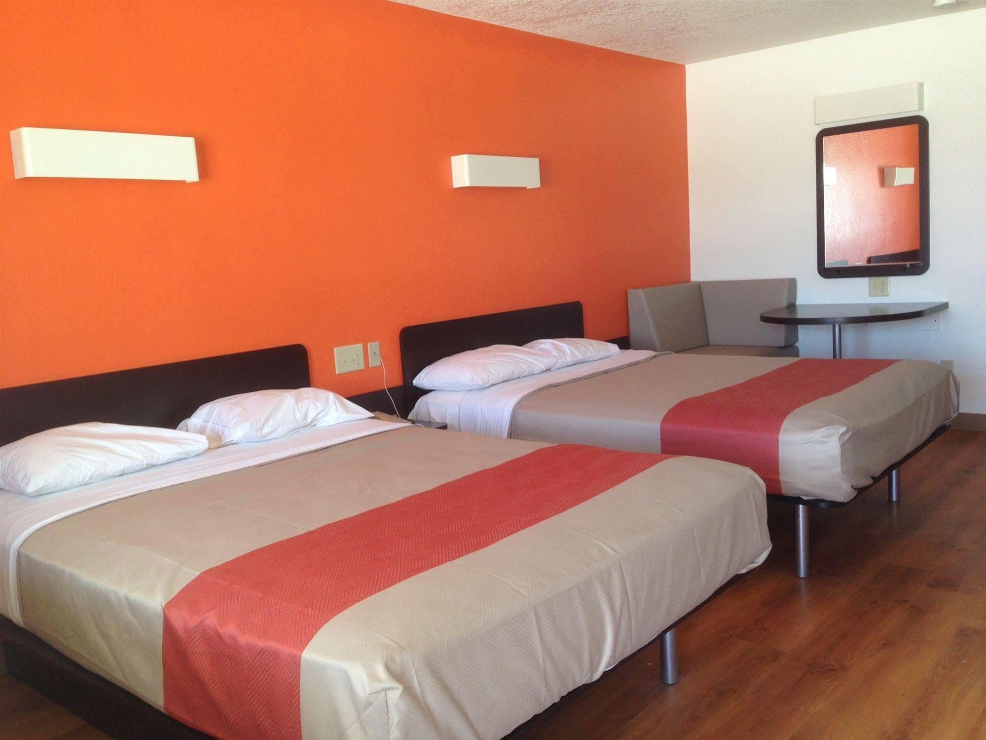 Motel 6-San Antonio, Tx - Fiesta Trails Экстерьер фото