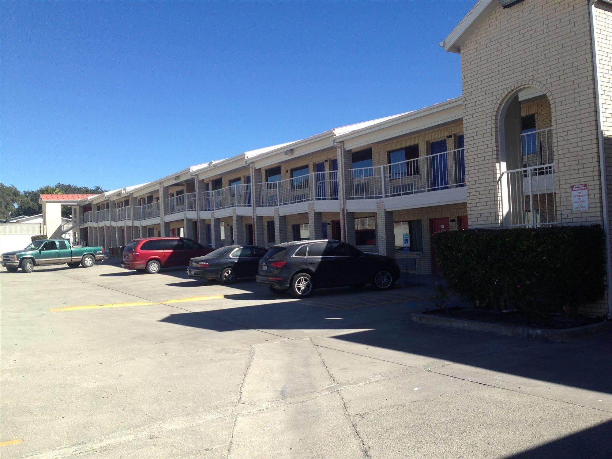 Motel 6-San Antonio, Tx - Fiesta Trails Экстерьер фото