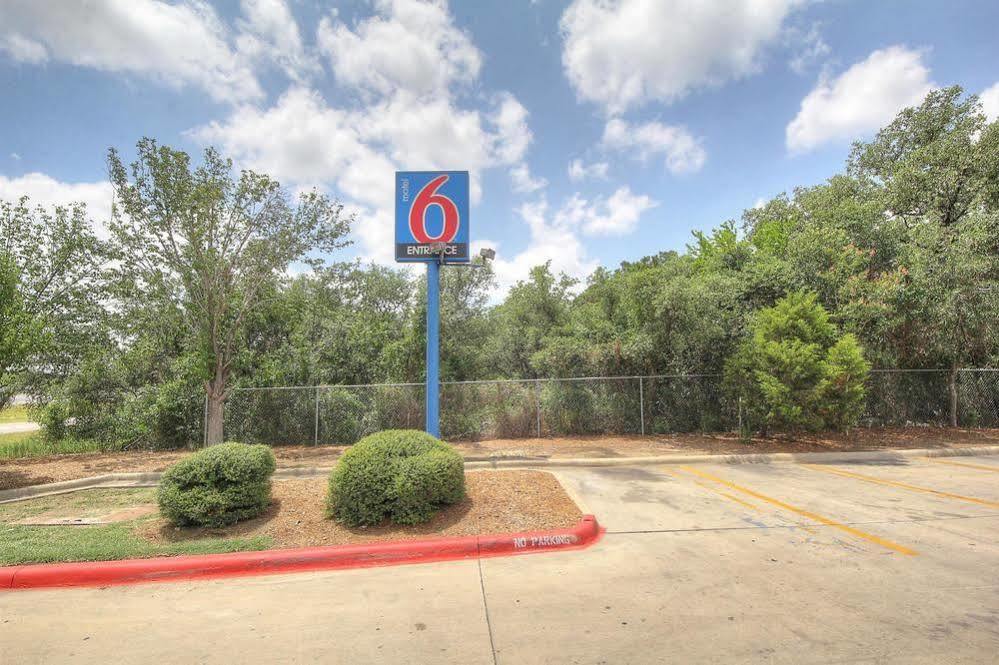 Motel 6-San Antonio, Tx - Fiesta Trails Экстерьер фото